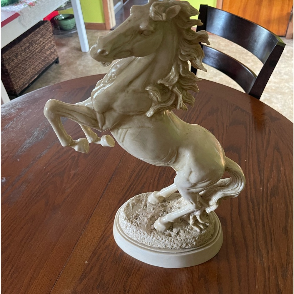 Design Toscano Untamed Beauty Bonded Marble Horse Statue, White